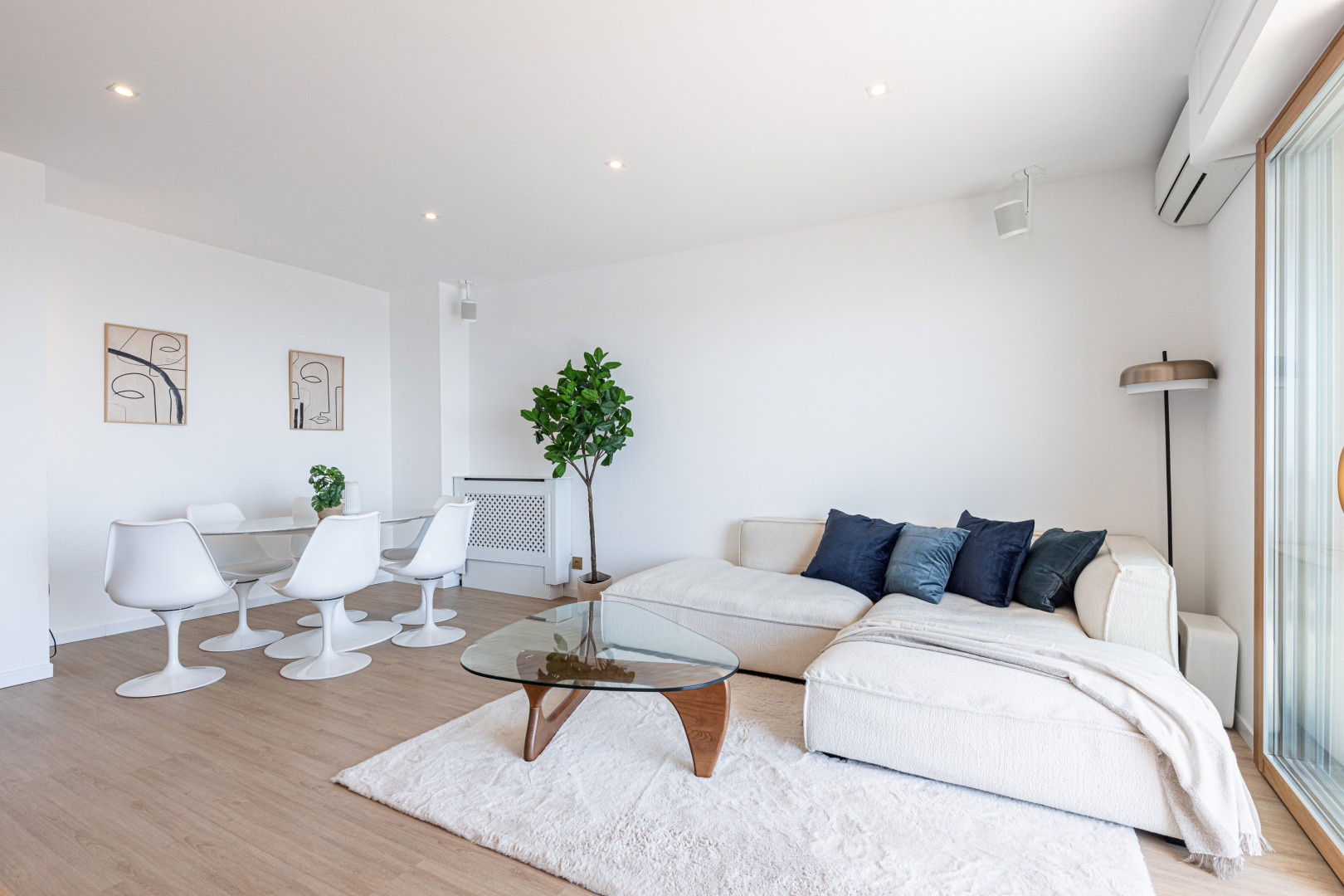 
                                                Vente
                                                 VILLEFRANCHE SUR MER -3 pièces entièrement rénové