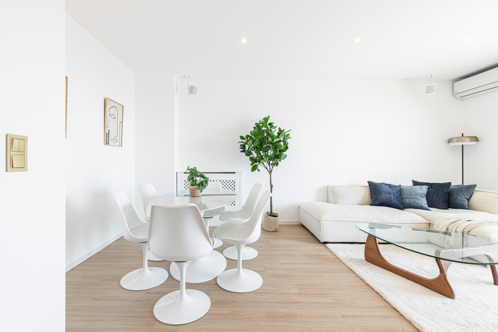 
                                                Vente
                                                 VILLEFRANCHE SUR MER -3 pièces entièrement rénové