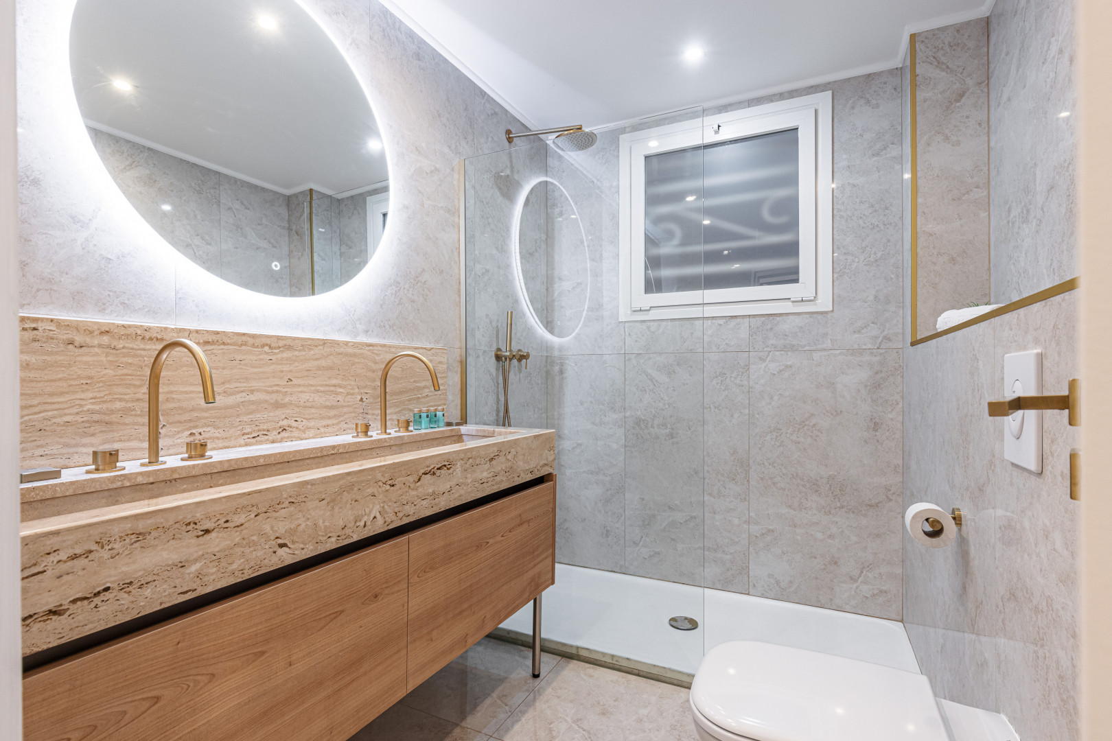 
                                                Vente
                                                 VILLEFRANCHE SUR MER -3 pièces entièrement rénové
