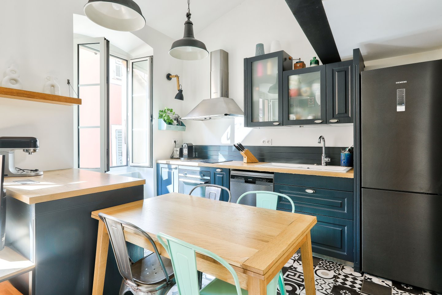 
                                                Vente
                                                 Villefranche-Sur-Mer - Appartement duplex au calme