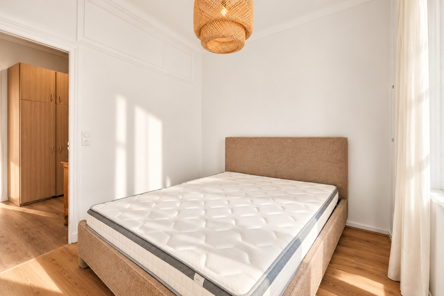
                                                Vente
                                                 Villefranche-sur-mer- Beau 3 pièces de 52 m² en dernier étage à deux pas de la mer