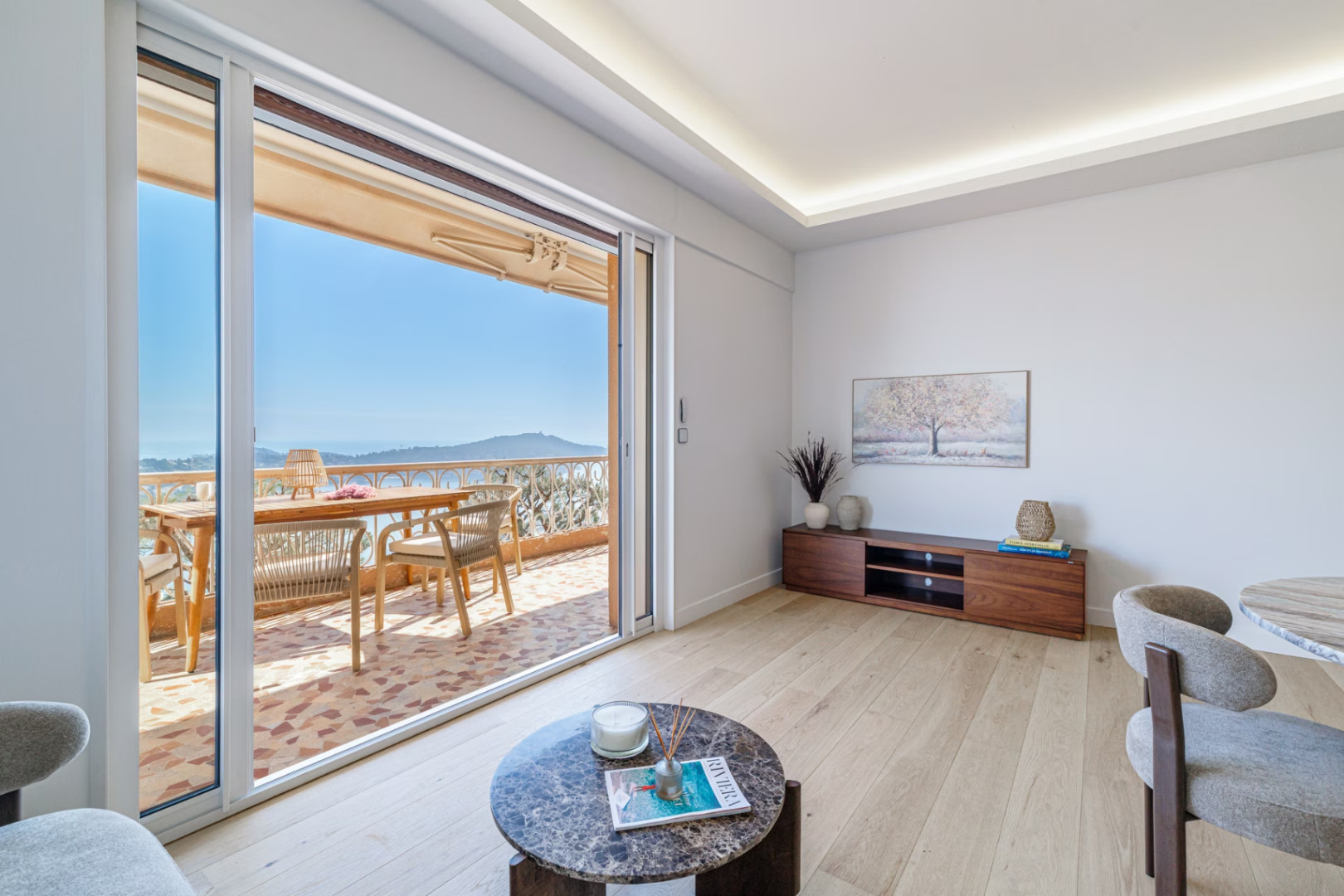 
                                                Vente
                                                 VILLEFRANCHE SUR MER - Corne d’Or  - 3 pièces
