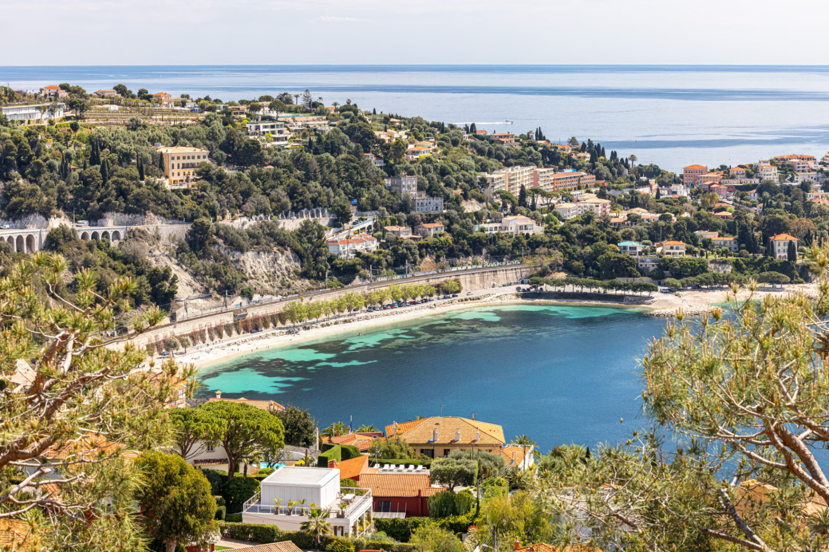 
                                                Vente
                                                 VILLEFRANCHE SUR MER - Corne d’Or  - 3 pièces