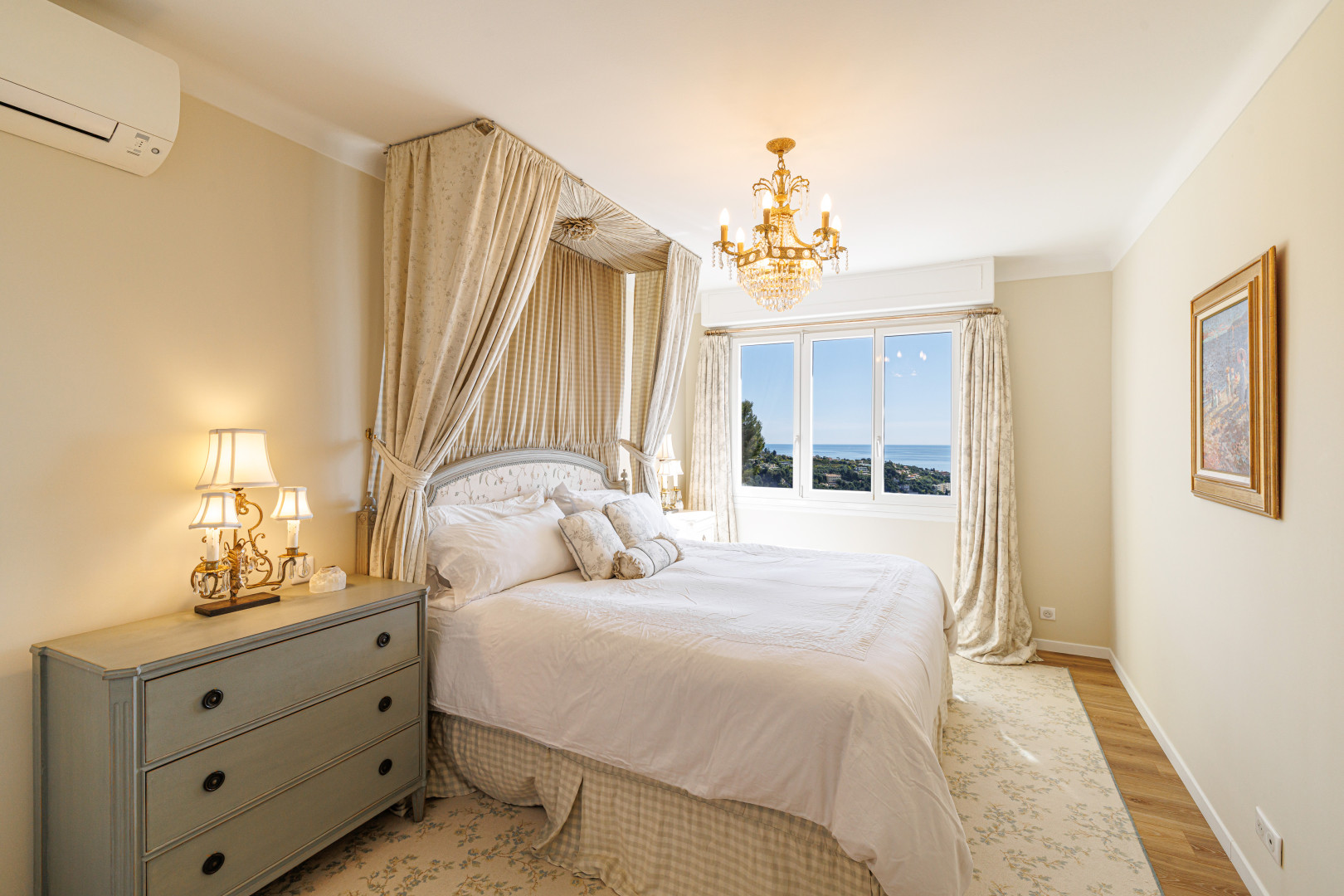 
                                                Vente
                                                 Villefranche-sur-Mer – Superbe 2/3 pièces en étage élevé, avec vue mer panoramique et au calme absolu