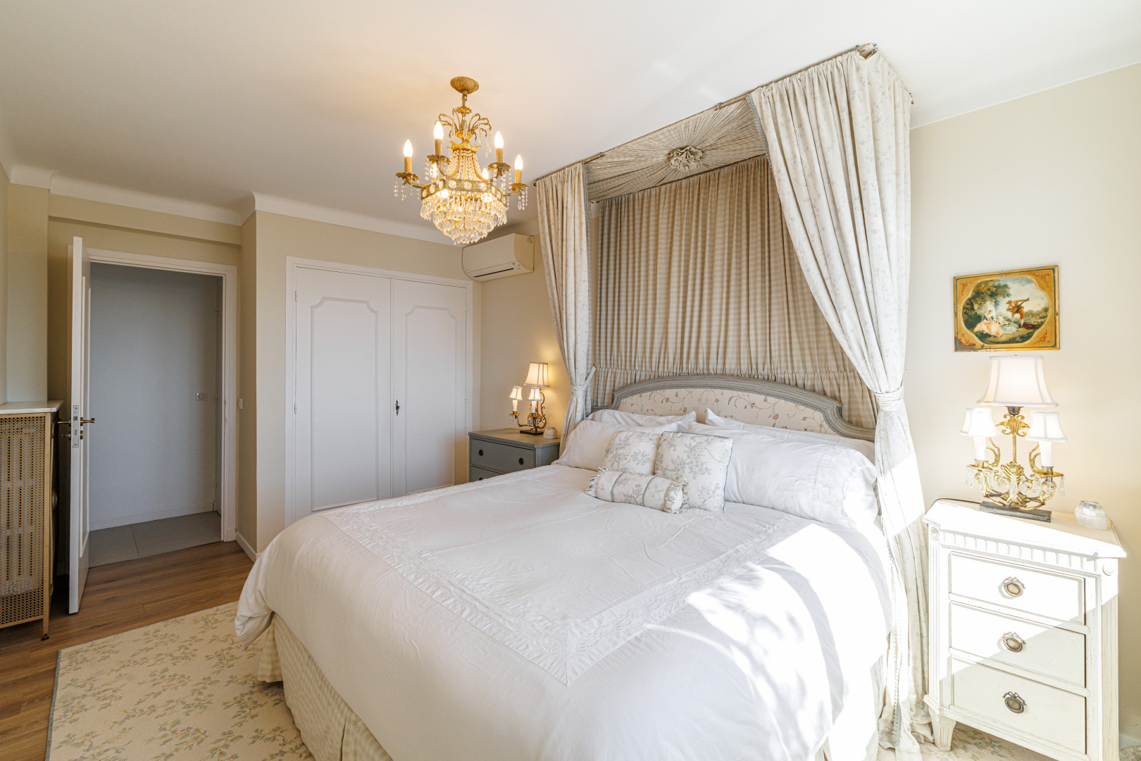 
                                                Vente
                                                 Villefranche-sur-Mer – Superbe 2/3 pièces en étage élevé, avec vue mer panoramique et au calme absolu