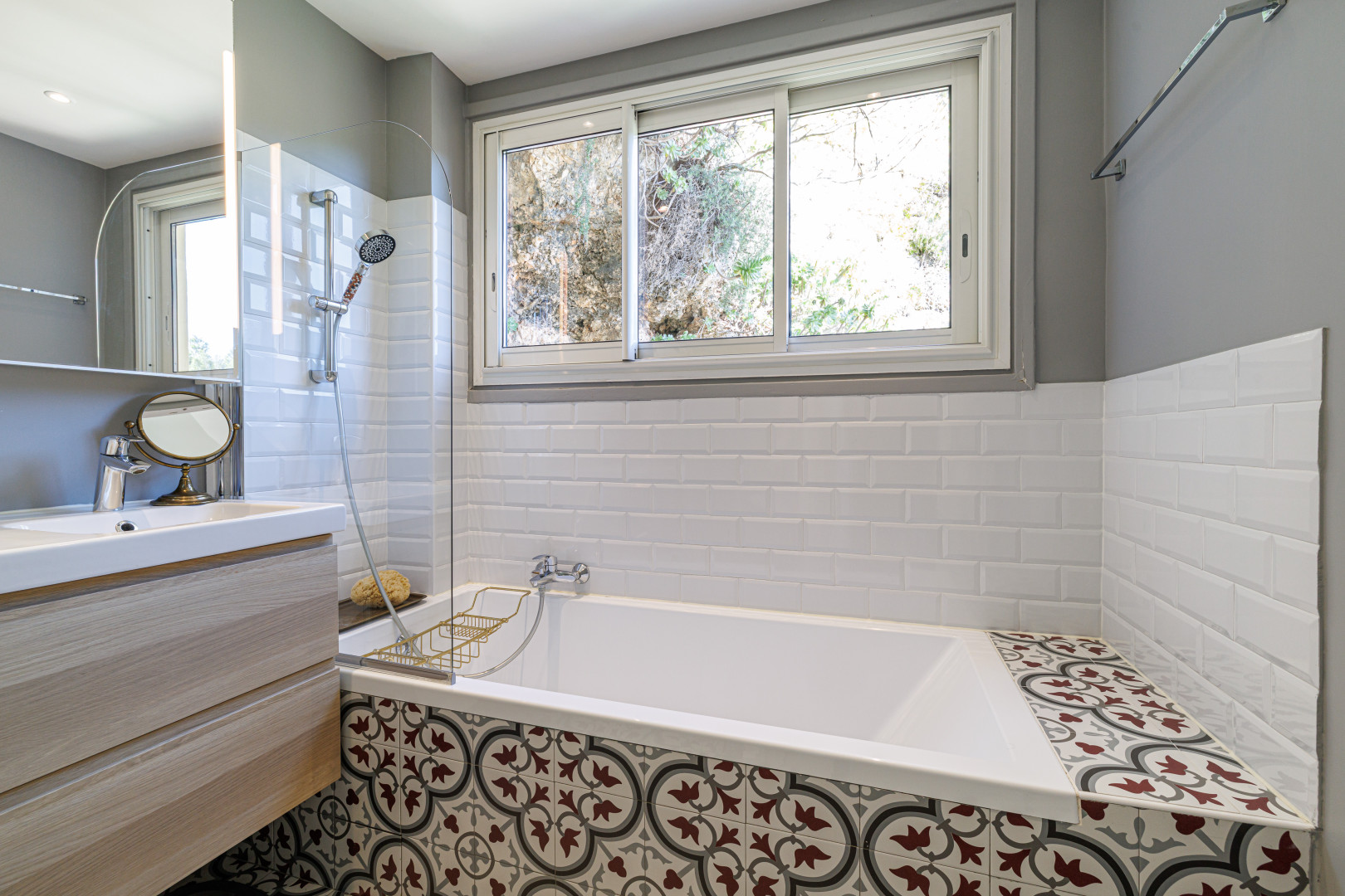 
                                                Vente
                                                 Villefranche-sur-Mer – Superbe 2/3 pièces en étage élevé, avec vue mer panoramique et au calme absolu