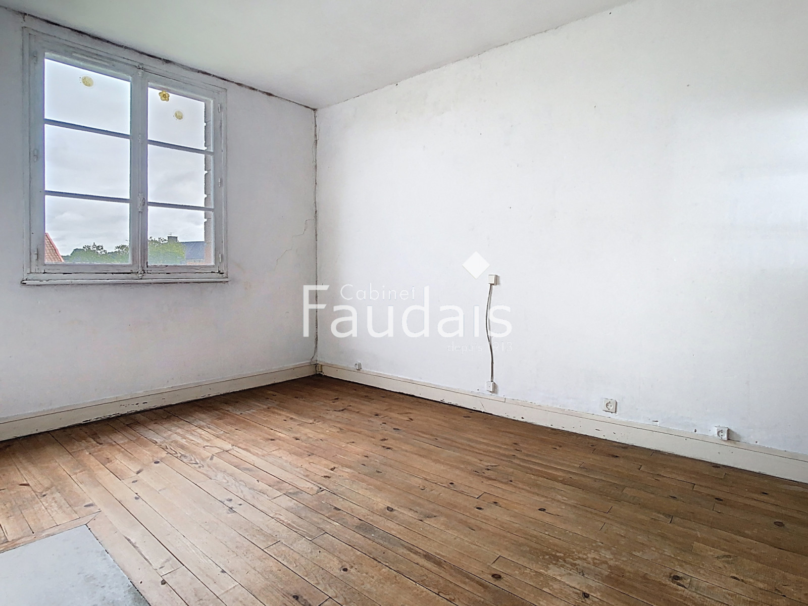 
                                                Vente
                                                 VILLIERS-FOSSARD, Maison 4 pièces, 2 chambres