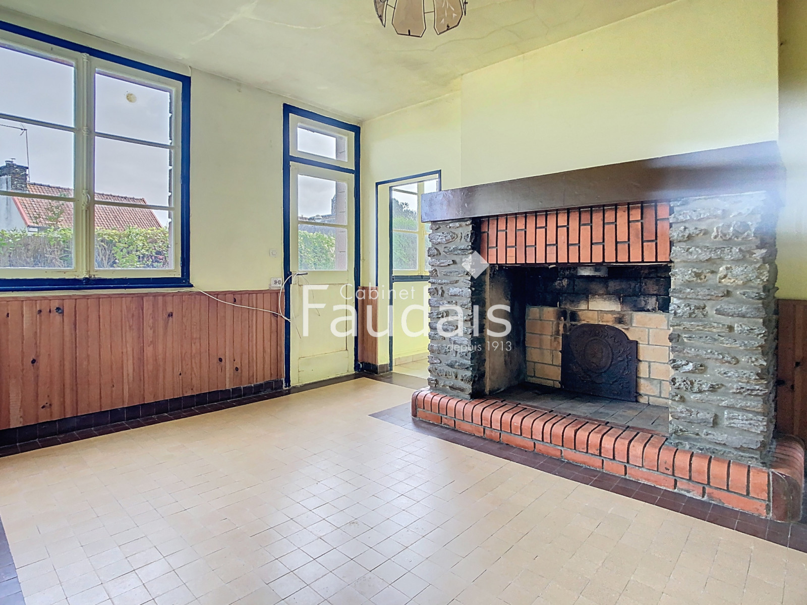 
                                                Vente
                                                 VILLIERS-FOSSARD, Maison 4 pièces, 2 chambres