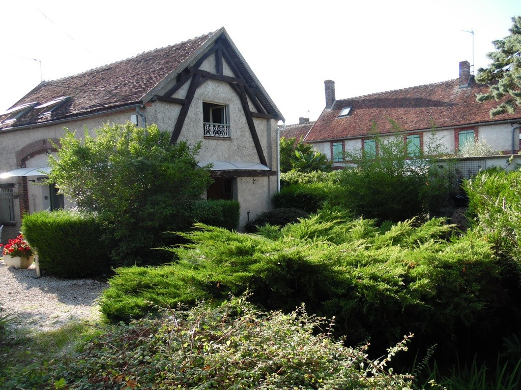 
                                                Vente
                                                 Villiers sur Tholon 89110 Propriété bourguignonne