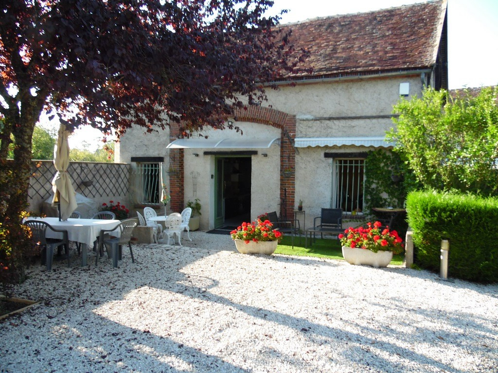 
                                                Vente
                                                 Villiers sur Tholon 89110 Propriété bourguignonne