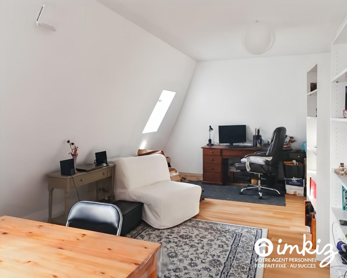 
                                                Vente
                                                 Vincennes – 2P lumineux  dernier étage