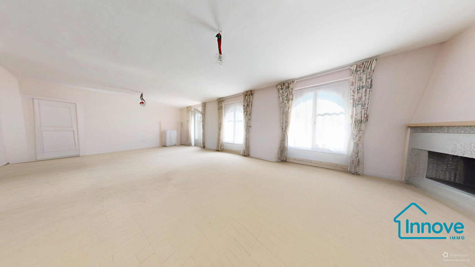 
                                                Vente
                                                 Viroflay gare Rive Gauche, Duplex – 210 m² – 7 chambres –