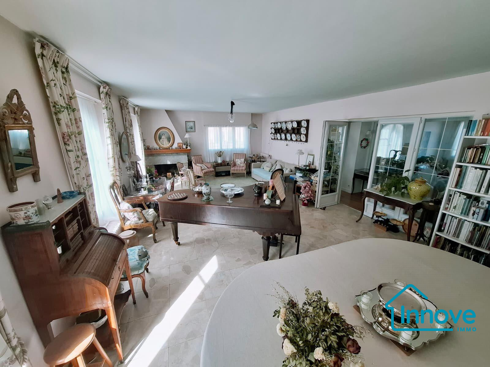 
                                                Vente
                                                 Viroflay gare Rive Gauche, Duplex – 210 m² – 7 chambres –