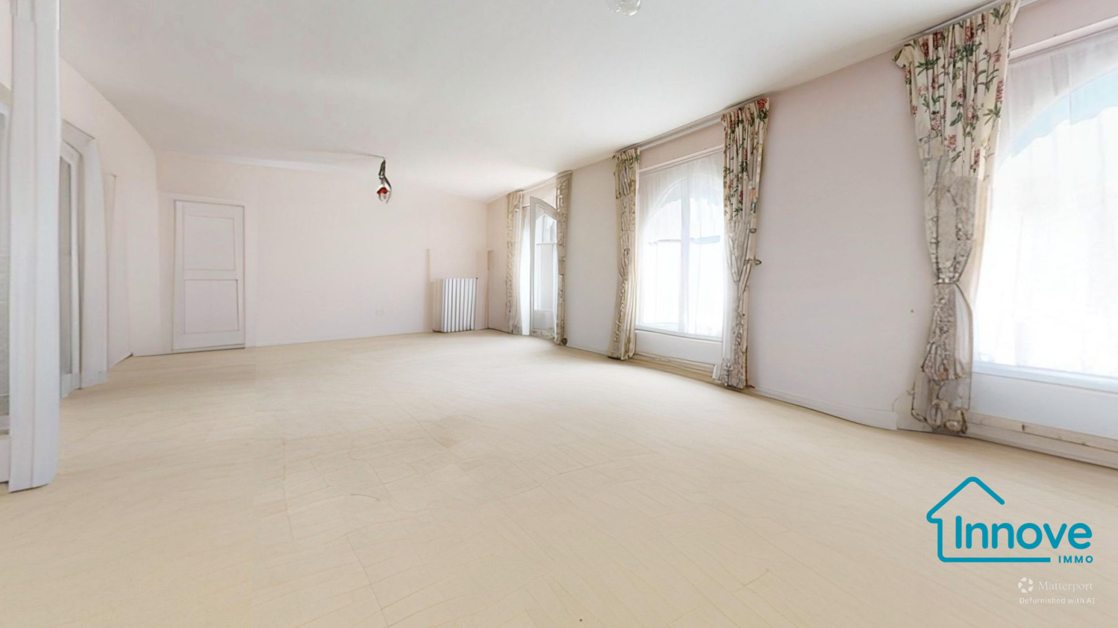 
                                                Vente
                                                 Viroflay gare Rive Gauche, Duplex – 210 m² – 7 chambres –