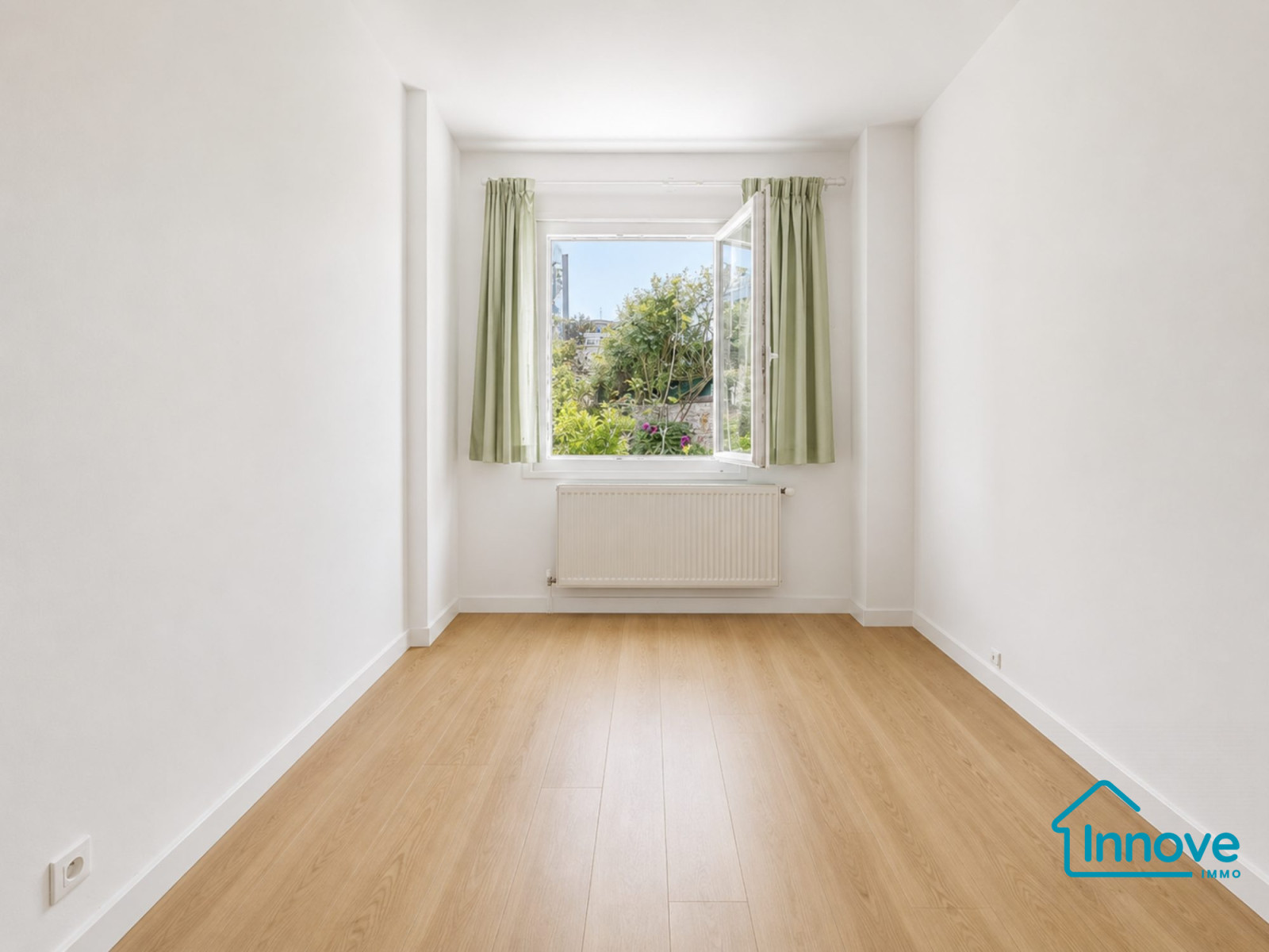 
                                                Vente
                                                 Viroflay gare Rive Gauche, Duplex – 210 m² – 7 chambres –