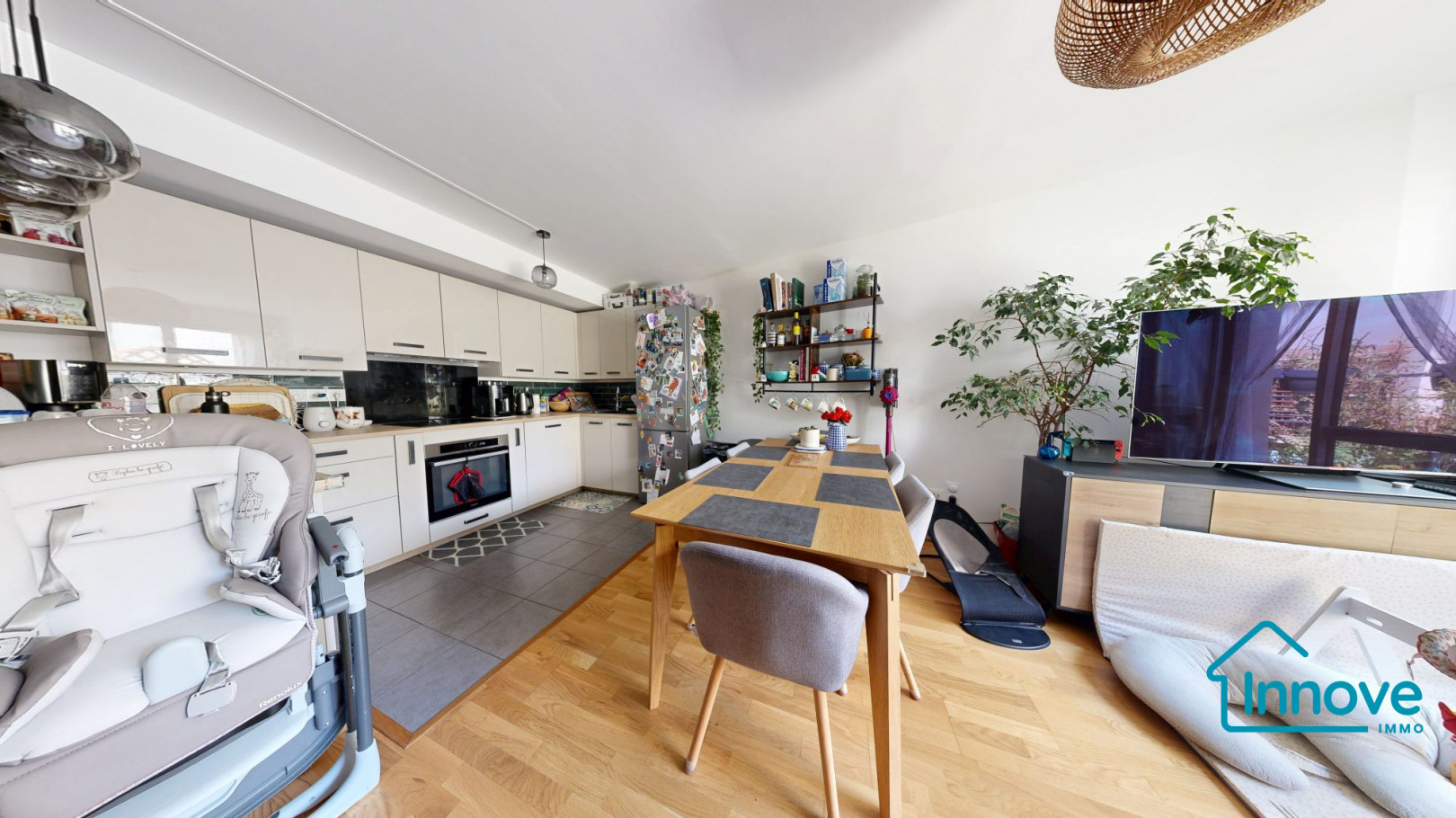 
                                                Vente
                                                 Viroflay Rive Gauche – Appartement familial de 84 m² avec ter