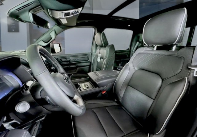 
                                                Voiture
                                                 Voiture 4x4 - Dodge Ram 1500  Crew Cab 5.7 V8 LIMITED eTORQUE - 114970€