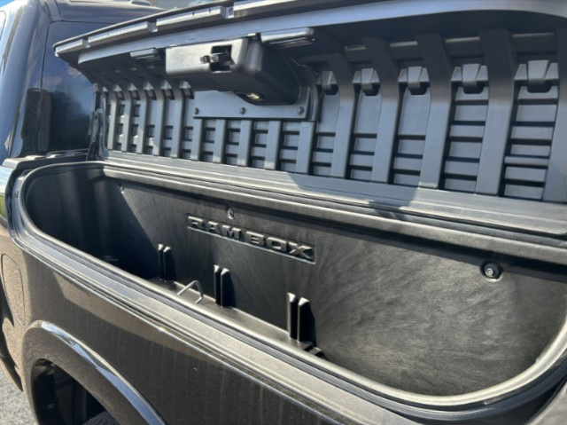 
                                                Voiture
                                                 Voiture 4x4 - Dodge Ram 1500  Crew Cab 5.7 V8 LIMITED eTORQUE - 114970€