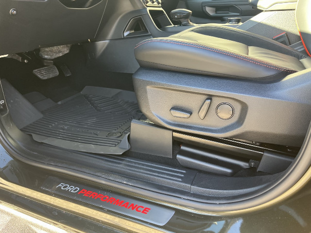 
                                                Voiture
                                                 Voiture 4x4 - Ford Ranger RAPTOR "R"  V6  410 CH - 99970€