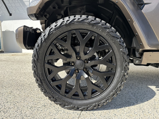 
                                                Voiture
                                                 Voiture 4x4 - Jeep Brute HYBRID - 159970€