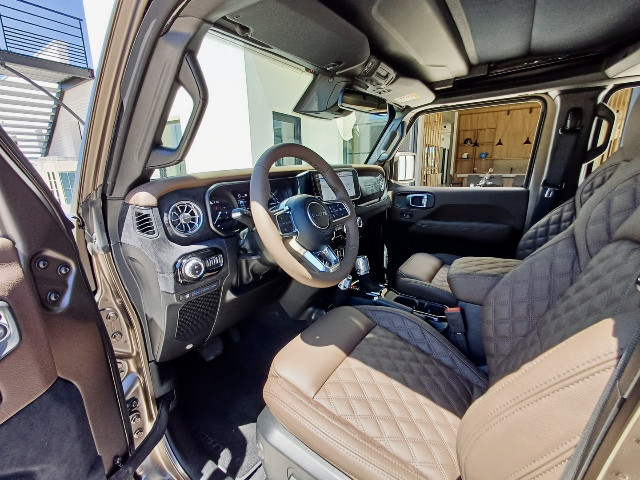 
                                                Voiture
                                                 Voiture 4x4 - Jeep Brute HYBRID - 159970€