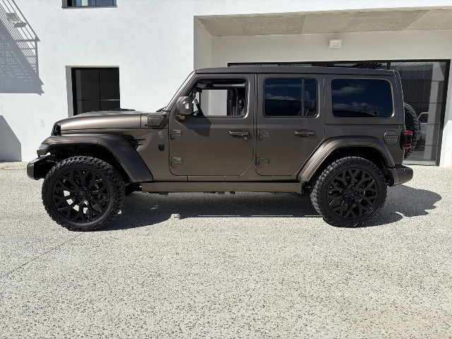 
                                                Voiture
                                                 Voiture 4x4 - Jeep Brute HYBRID - 159970€