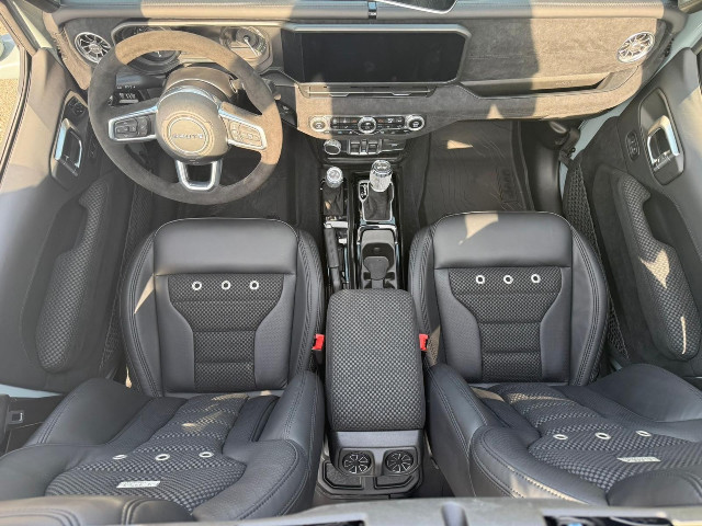 
                                                Voiture
                                                 Voiture 4x4 - Jeep Brute HYBRID - 168970€