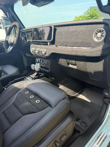 
                                                Voiture
                                                 Voiture 4x4 - Jeep Brute HYBRID - 168970€