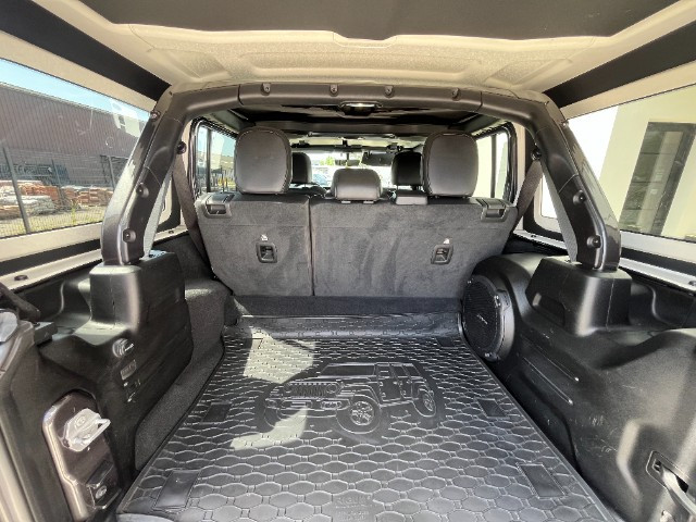 
                                                Voiture
                                                 Voiture 4x4 - Jeep Wrangler RUBICON 2.0 380 CH PHEV - 54970€