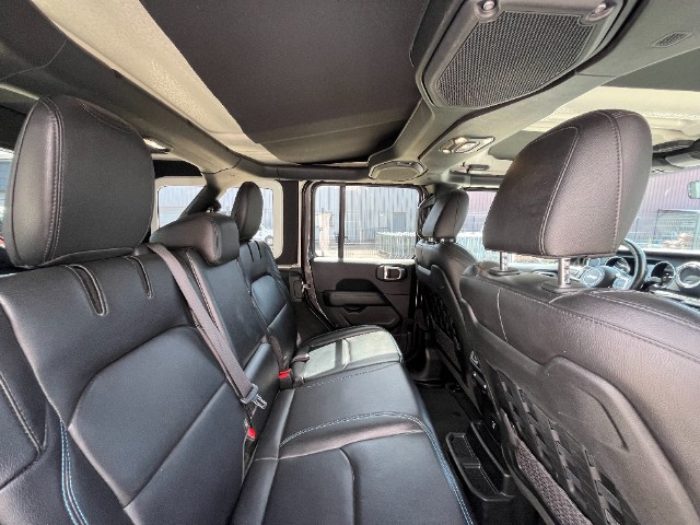 
                                                Voiture
                                                 Voiture 4x4 - Jeep Wrangler RUBICON 2.0 380 CH PHEV - 54970€