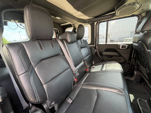 
                                                Voiture
                                                 Voiture 4x4 - Jeep Wrangler RUBICON 2.0 380 CH PHEV - 54970€
