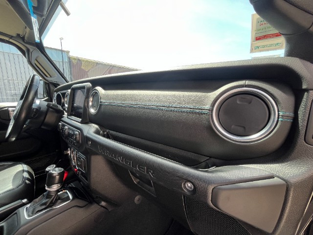 
                                                Voiture
                                                 Voiture 4x4 - Jeep Wrangler RUBICON 2.0 380 CH PHEV - 54970€