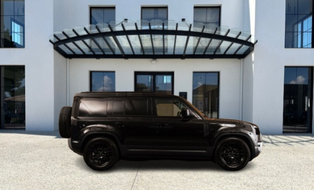 
                                                Voiture
                                                 Voiture 4x4 - Land Rover Defender 110 D250 /S UTILITAIRE 3 PLACES - 99970€