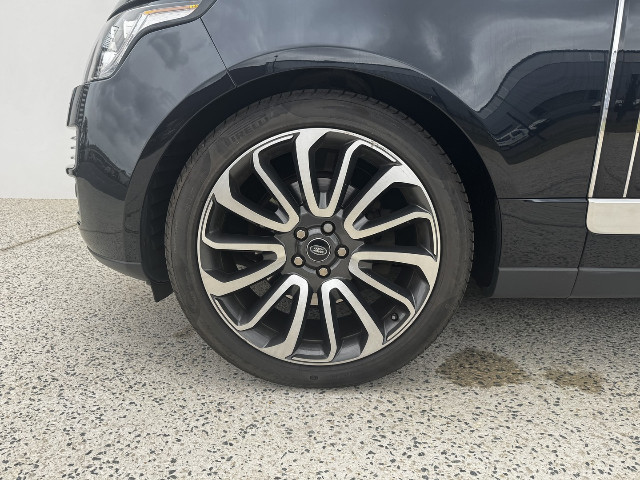 
                                                Voiture
                                                 Voiture 4x4 - Land Rover Range Rover AUTOBIOGRAPHY - 29970€