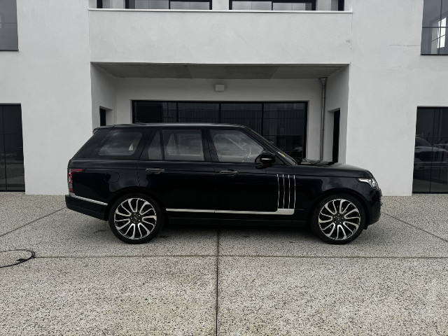 
                                                Voiture
                                                 Voiture 4x4 - Land Rover Range Rover AUTOBIOGRAPHY - 29970€
