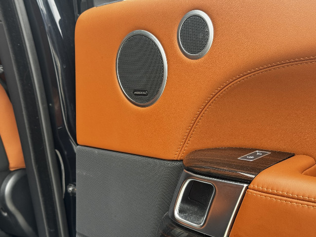 
                                                Voiture
                                                 Voiture 4x4 - Land Rover Range Rover AUTOBIOGRAPHY - 29970€