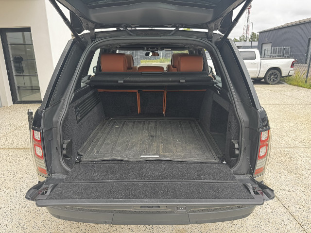 
                                                Voiture
                                                 Voiture 4x4 - Land Rover Range Rover AUTOBIOGRAPHY - 29970€