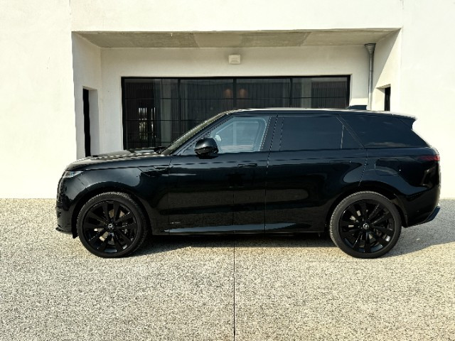 
                                                Voiture
                                                 Voiture 4x4 - Land Rover Range Rover P550 E PHEV AUTOBIOGRAPHY DYNAMIC - 139970€