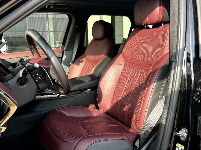 
                                                Voiture
                                                 Voiture 4x4 - Land Rover Range Rover P550 E PHEV AUTOBIOGRAPHY DYNAMIC - 139970€