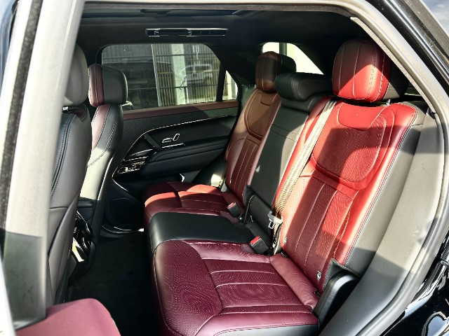 
                                                Voiture
                                                 Voiture 4x4 - Land Rover Range Rover P550 E PHEV AUTOBIOGRAPHY DYNAMIC - 139970€