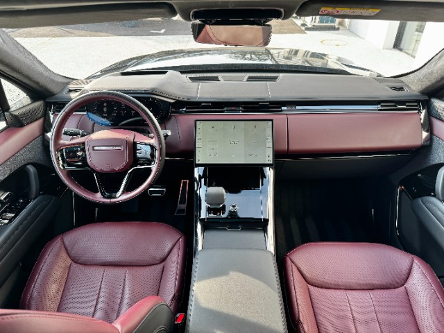 
                                                Voiture
                                                 Voiture 4x4 - Land Rover Range Rover P550 E PHEV AUTOBIOGRAPHY DYNAMIC - 139970€