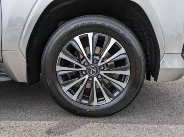 
                                                Voiture
                                                 Voiture 4x4 - Lexus Lx 600 PREMIUM - 169970€