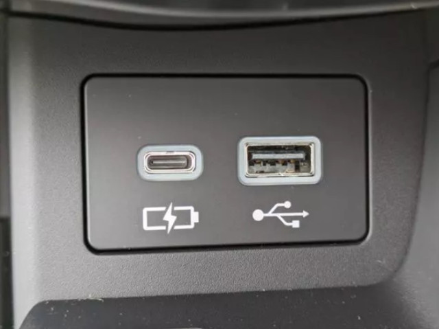 
                                                Voiture
                                                 Voiture 4x4 - Lexus Lx 600 PREMIUM - 169970€