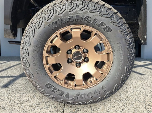 
                                                Voiture
                                                 Voiture 4x4 - Toyota Tacoma TRAILHUNTER 4X4 DOUBLE CAB HYBRIDE - 106970€