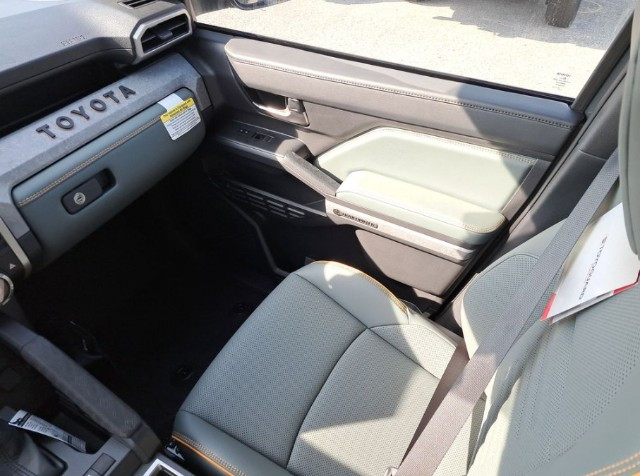 
                                                Voiture
                                                 Voiture 4x4 - Toyota Tacoma TRAILHUNTER 4X4 DOUBLE CAB HYBRIDE - 106970€