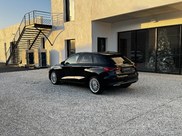 
                                                Voiture
                                                 Voiture Berline - Audi A3 Sportback 40 TFSIE 204 (150+54) S TRONIC ADVANCED - 25970€