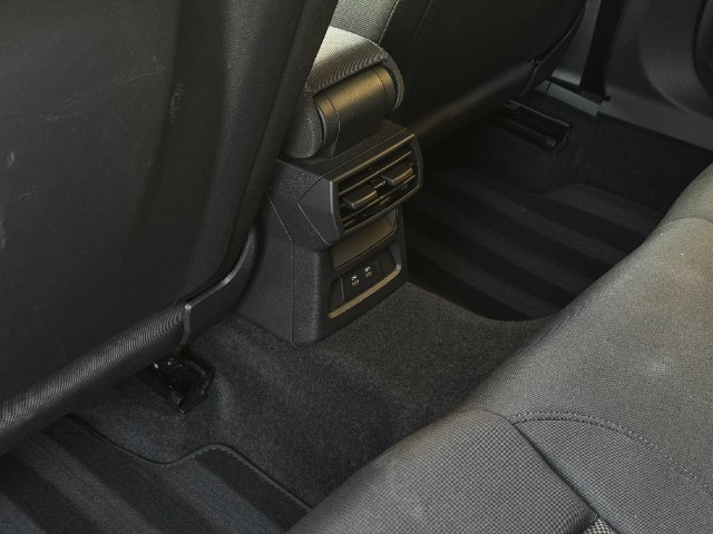 
                                                Voiture
                                                 Voiture Berline - Audi A3 Sportback 40 TFSIE 204 (150+54) S TRONIC ADVANCED - 25970€