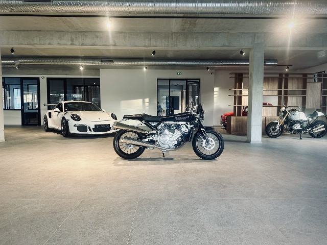
                                                Voiture
                                                 Voiture Cabriolet - Brough Superior Anniversary . - 74970€