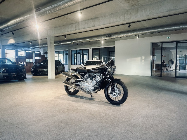 
                                                Voiture
                                                 Voiture Cabriolet - Brough Superior Anniversary . - 74970€