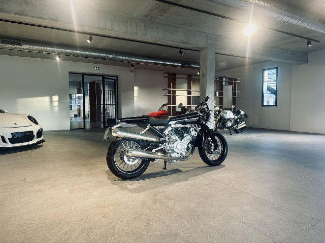 
                                                Voiture
                                                 Voiture Cabriolet - Brough Superior Anniversary . - 74970€